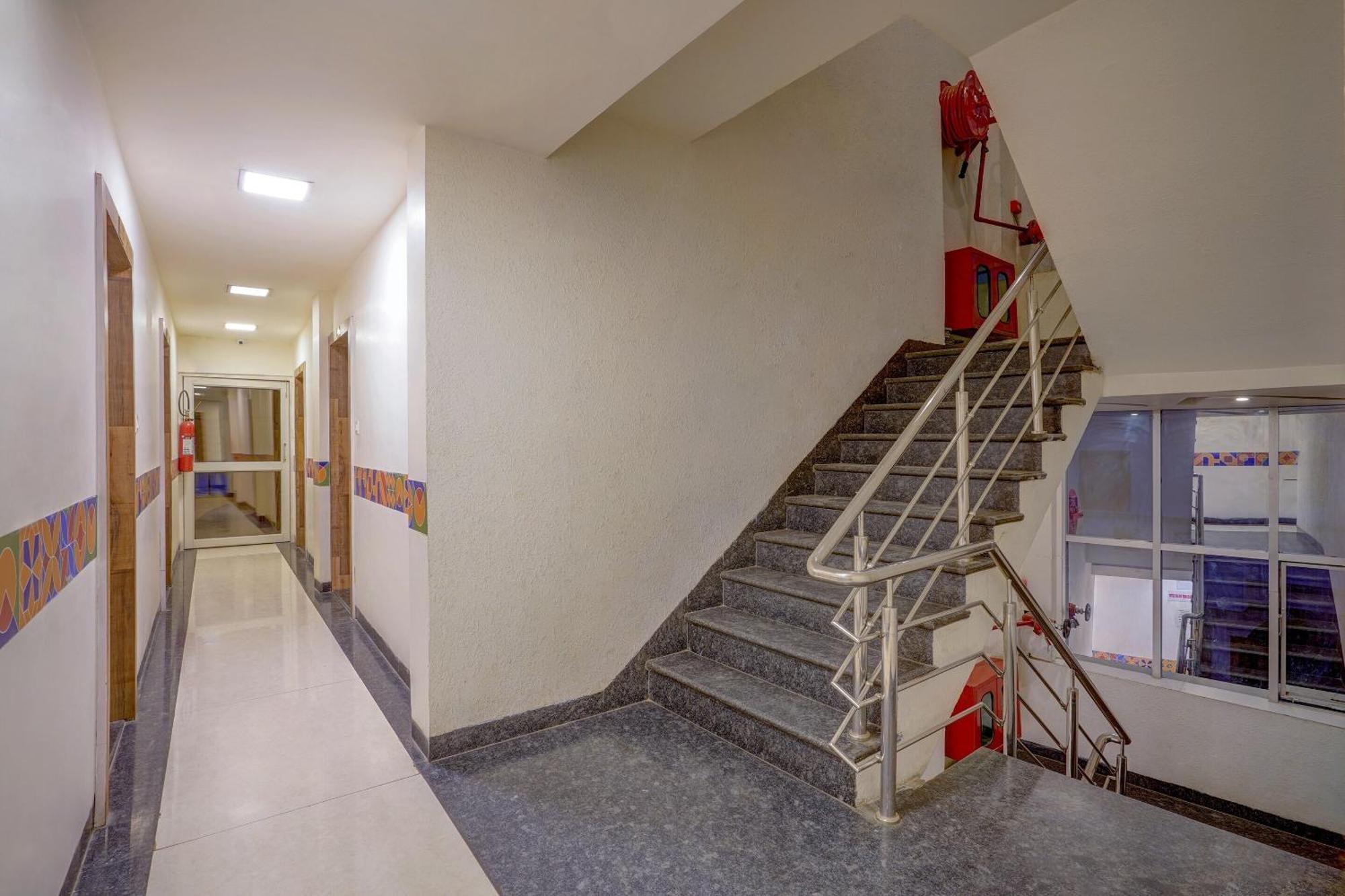Super Hotel O Traveller Inn لاكناو المظهر الخارجي الصورة