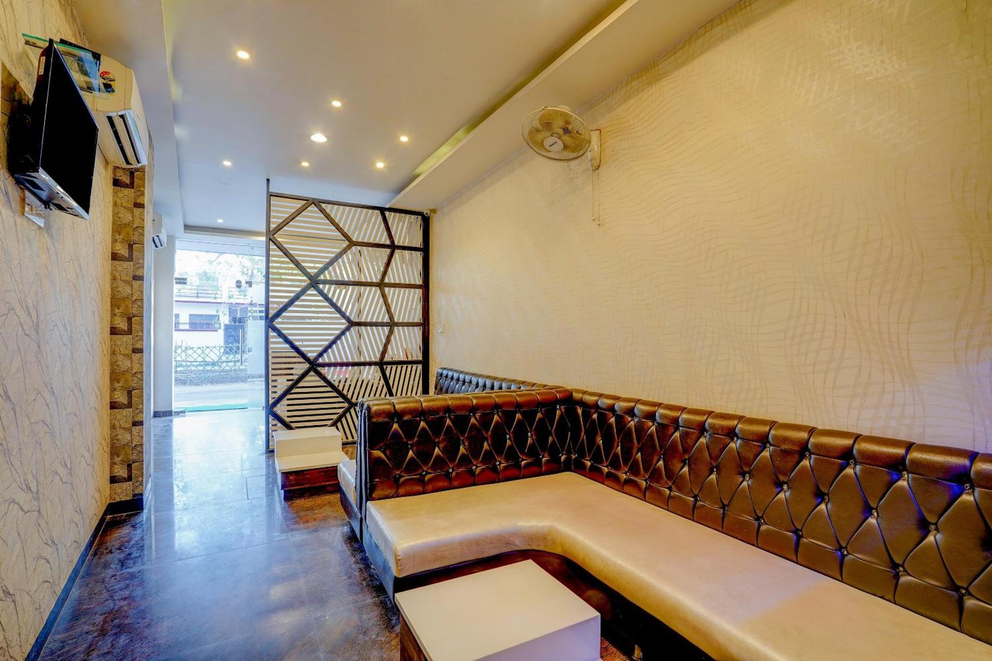 Super Hotel O Traveller Inn لاكناو المظهر الخارجي الصورة